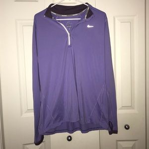 Comfortable Nike half zip!